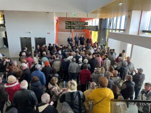 Seniorii braşoveni în vizită la Aeroport | MyTex.ro