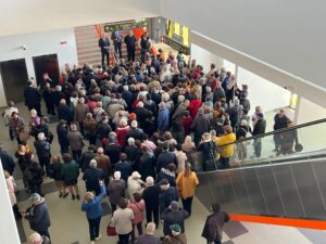 Seniorii braşoveni în vizită la Aeroport | MyTex.ro