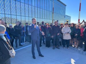 Seniorii braşoveni în vizită la Aeroport | MyTex.ro