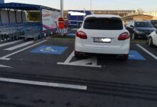 ai parcat ca un bou, Ai parcat ca un bou – Brașov, amendă, amendă parcare loc persoană handicap, bizon, brasov, parcare ilegală, parcare pe două locuri, parcare pe locurile persoanelor cu handicap, porsche
