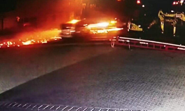 Impact violent microbuz - autoturism pe DN13, surprins de camerele de supraveghere (VIDEO) 1 accident, accident DN13, impact, coliziune, accident microbuz autoturism,