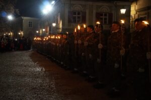 Retragerea cu torțe | MyTex.ro