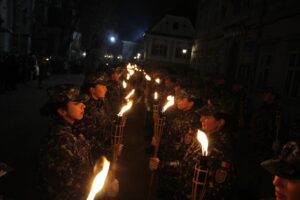 Retragerea cu torțe | MyTex.ro