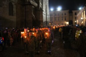 1 Decembrie, 1 Decembrie Brașov, 1 decembrie 2022, parada militară, brașoveni, Brașov, retragere cu torțe, 
