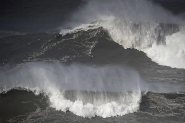 Unul dintre cei mai cunoscuți surferi din lume a murit înecat 1 Unul dintre cei mai cunoscuți surferi din lume a murit înecat | MyTex.ro