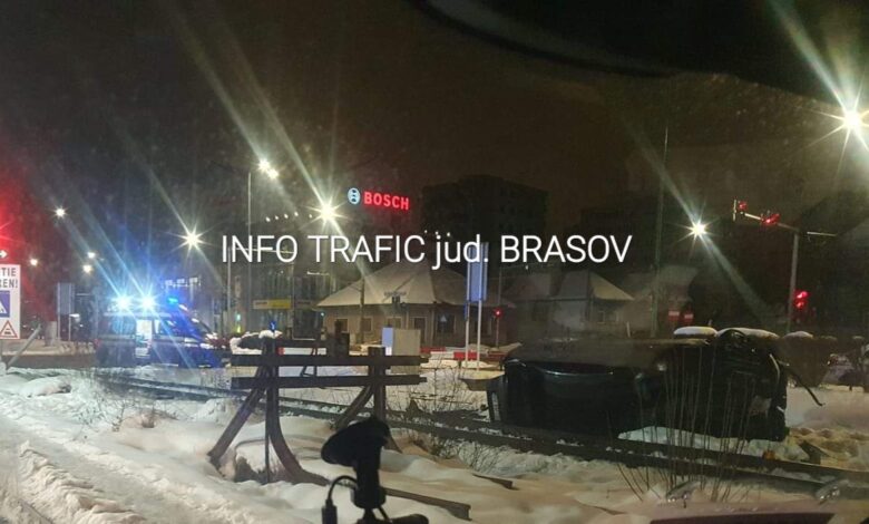 Incident de auto la calea ferată, în Brașov 1 Incident auto la calea ferată | MyTex.ro