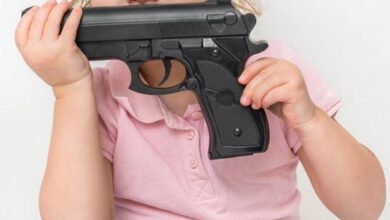 O fetiță de trei ani și-a împușcat mortal sora de 4 ani | MyTex.ro