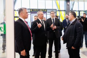 Aeroportul Brașov i-a schimbat programul premierului Ciucă | MyTex.ro