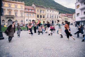 Invitație la dans în centrul orașului | MyTex.ro