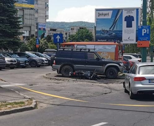 Accident între o motocicletă și un autoturism, în Centrul Civic din Brașov 3 Accident | MyTex.ro
