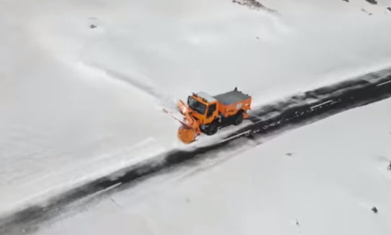 Când se va deschide traficul pe Transfăgărășan / Strat de zăpadă și de 5-6 metri 3 Când se va deschide traficul pe Transfăgărășan | MyTex.ro