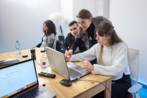 O mie de burse pentru Generaţia Tech | MyTex.ro