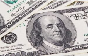 A găsit 5.000 de dolari într-o parcare și s-a ales cu cazier 7 A găsit 5.000 de dolari într-o parcare și s-a ales cu cazier | MyTex.ro