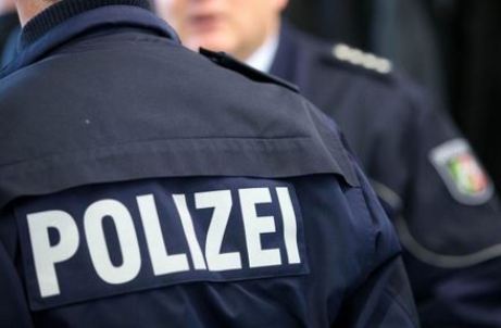 Un român s-a luat la bătaie cu o patrulă de poliție 3 Un român s-a luat la bătaie cu o patrulă de poliție | MyTex.ro