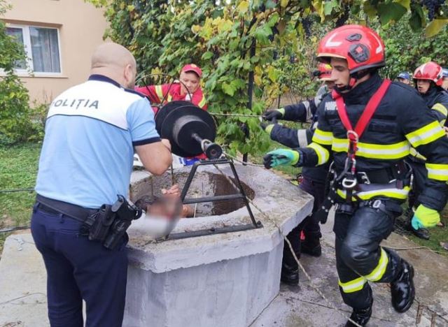 S-a ascuns de polițiști într-o fântână 3 S-a ascuns de polițiști într-o fântână | MyTex.ro