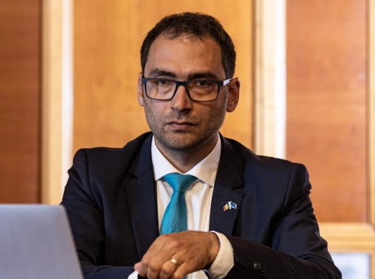 Deputații USR Victor Ilie și Oana Țoiu corectează legea prin care coaliția PSD-PNL lasă fără protecție minorii între 16 și 18 ani 3 | MyTex.ro