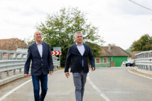 Ministrul Adrian Veștea a tăiat panglica unui alt drum județean pe care l-a început | MyTex.ro