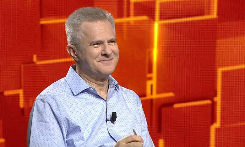 Doru Octavian Dumitru a vândut aspiratoare în Canada 3 Doru | MyTex.ro