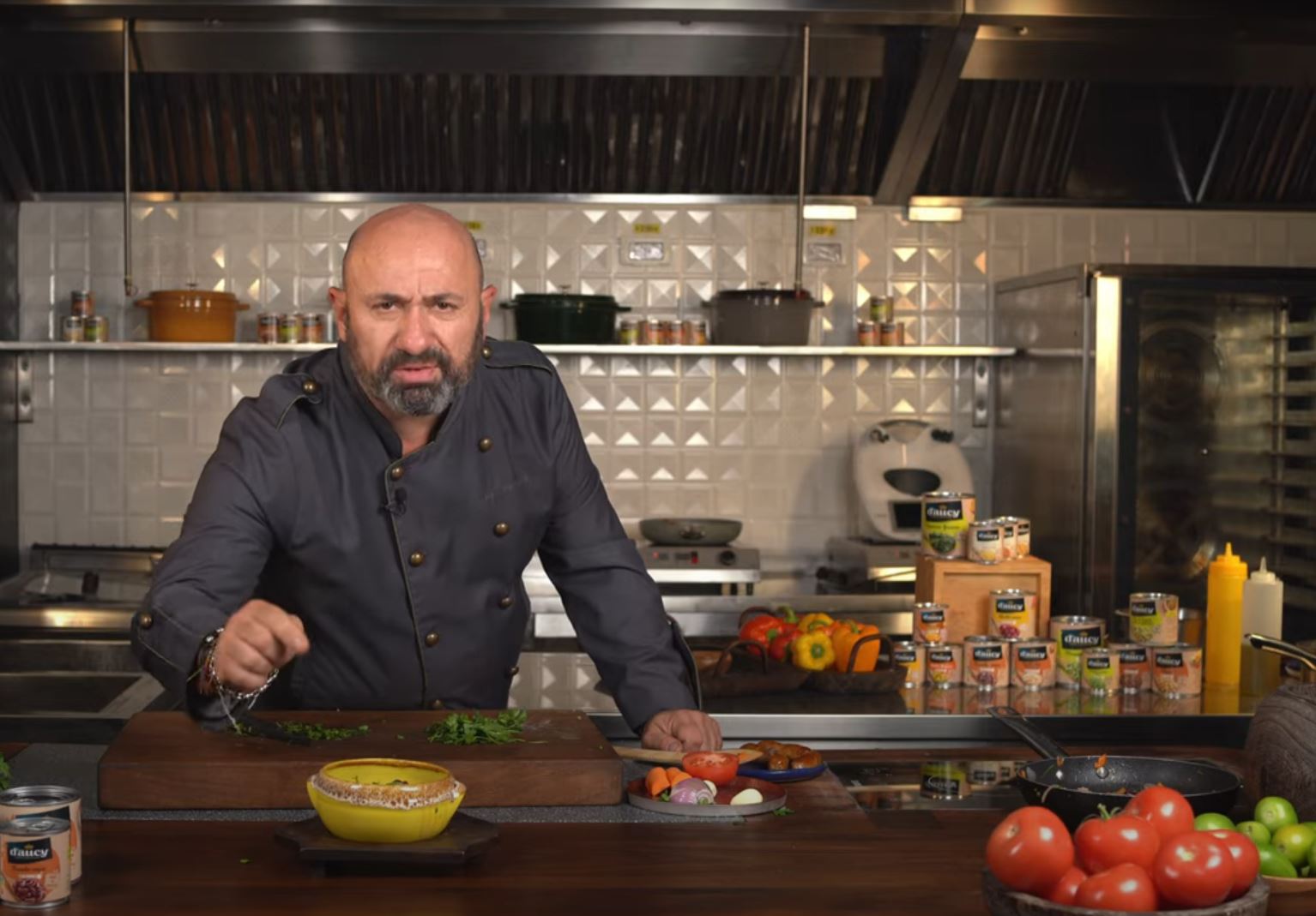 Chef Cătălin Scărlătescu - referitor la PRO TV | MyTex.ro