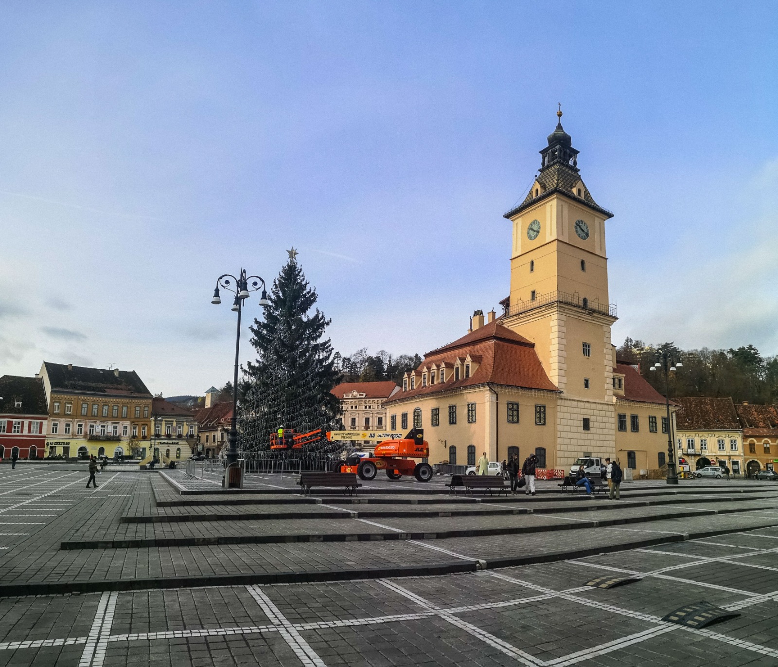 Brașovul devine de astăzi o imensă galerie de artă | MyTex.ro