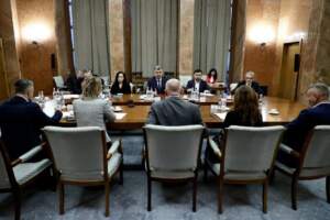 Angajații Casei de Pensii suspendă greva | MyTex.ro