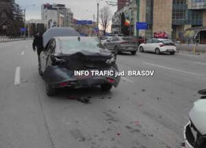 Accident pe Bulevardul 15 Noiembrie din Brașov 9 accident | MyTex.ro