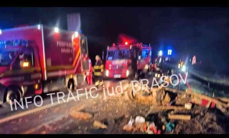 Ultima oră. Căruță lovită de un autoturism, pe DN 11, în județul Brașov / Update: Șase victime 3 Căruță | MyTex.ro
