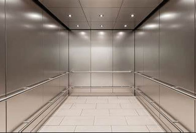 O pacientă a murit într-un lift blocat 3 O pacientă a murit într-un lift blocat | MyTex.ro