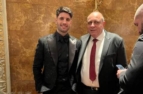 Laszlo Dioszegi - întâlnire cu o vedetă a lui FC Liverpool: „Lipsește puțin, dar poate reușesc” 3 Laszlo Dioszegi - întâlnire cu o vedetă a lui FC Liverpool | MyTex.ro