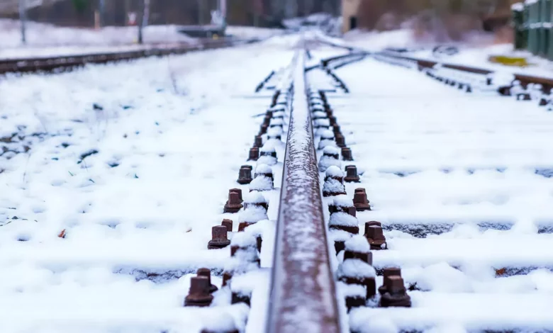 Update. CFR: Circulația se realizează pe un singur fir pe raza Sucursalelor Regionale CF Brașov, Iași și Galați 3 CFR | MyTex.ro
