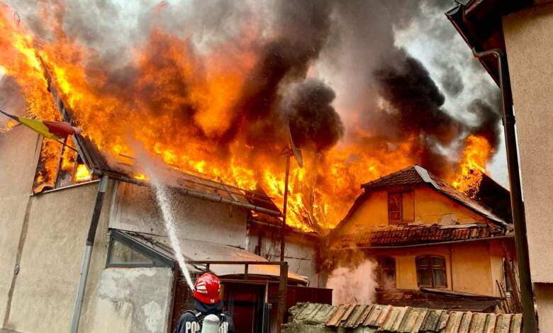 ISU Brașov: 12 incendii în 7 zile... 3 ISU | MyTex.ro