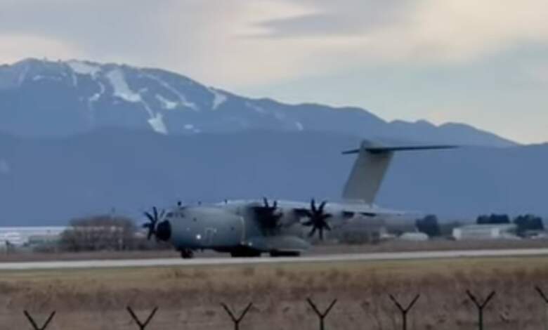 Avion militar, filmat pe Aeroportul Internațional Brașov - Ghimbav 3 Avion | MyTex.ro