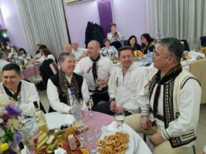 Politicieni brașoveni la bal popular | MyTex.ro