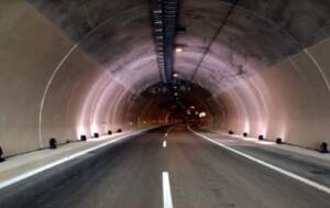24 de kilometri săpați prin munte pentru linia Brașov – Sighișoara | MyTex.ro