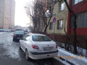 Fiecare parchează unde apucă | MyTex.ro