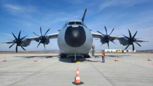 Un avion a fost lovit de fulger când se pregătea să aterizeze | MyTex.ro
