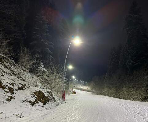 Nocturnă pe pârtiile din Poiana Brașov 3 Nocturnă pe pârtiile din Poiana Brașov | MyTex.ro