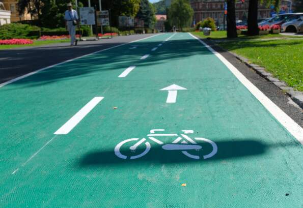Construirea unei piste de biciclete la Brașov, pierdută din cauza unui leu / AMB este vizată 3 Construirea unei piste de biciclete la Brașov | MyTex.ro