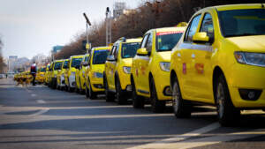 De ce a fost greu de prins astăzi un taxi în Brașov | MyTex.ro