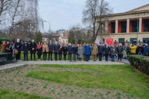 Oamenii monument | MyTex.ro