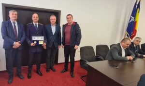 12 polițiști brașoveni au primit titlul | MyTex.ro