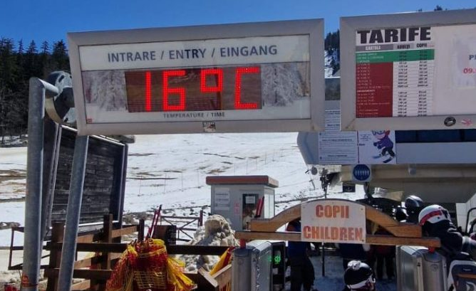 Ultimul week-end de schi din acest sezon în Poiana Brașov? Unde încă se mai poate schia în Postăvarul 3 Ultimul week-end de schi din acest sezon în Poiana Brașov? | MyTex.ro