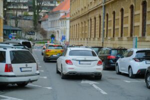 Parcare gratuită lângă Primăria Brașov | MyTex.ro