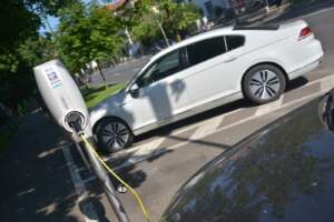 Încă 80 de stații de reîncărcare a maşinilor electrice în Brașov | MyTex.ro