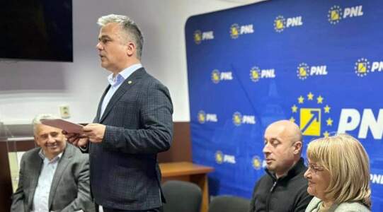 Alegeri 2024. Pe cine susțin Adrian Veștea și PNL Brașov la europarlamentare / Lista candidaților pentru funcțiile de primar în 40 dintre localitățile județului, definitivată 3 Alegeri 2024 | MyTex.ro