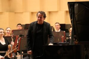 Horia Mihail cântă Mozart la Sala Patria | MyTex.ro