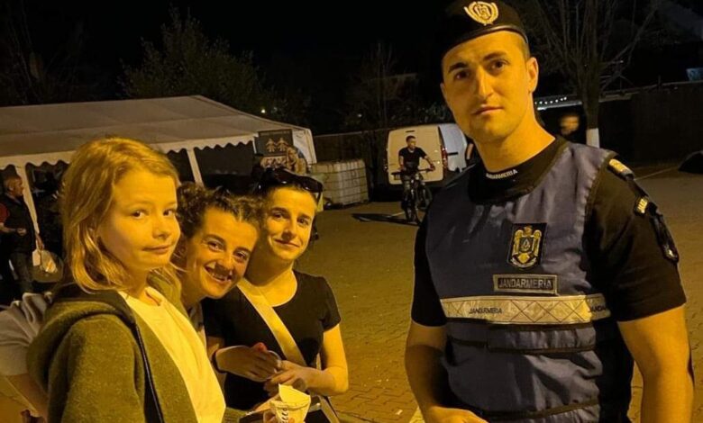 Telefon pierdut la Festivalul Clătitelor, recuperat datorită jandarmilor 3 Telefon | MyTex.ro