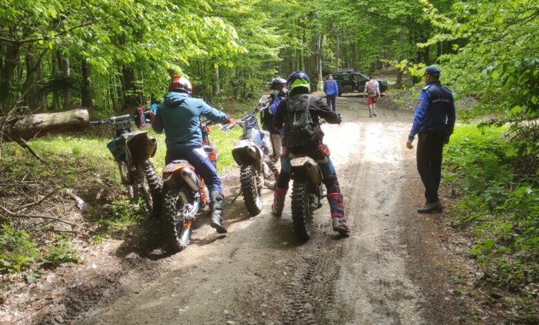 Motocicliști și conducători de ATV / buggy, amendați de jandarmii montani brașoveni (foto - video) 7 Motocicliști | MyTex.ro