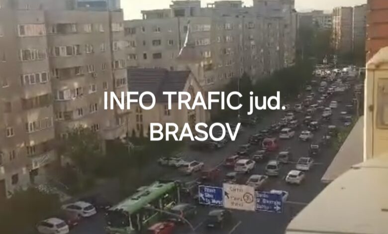 Ultima oră. Blocaj în zona Kogălniceanu - Toamnei din Brașov, din cauza unui accident 3 Blocaj | MyTex.ro