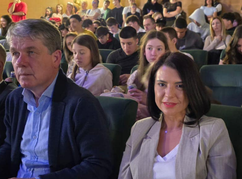 Alexandra Crivineanu (PSD) l-a făcut praf pe Allen Coliban cu Brașovul - oraș turistic: „George Scripcaru este schimbarea” 3 Alexandra Crivineanu (PSD) l-a făcut praf pe Allen Coliban cu Brașovul - oraș turistic | MyTex.ro